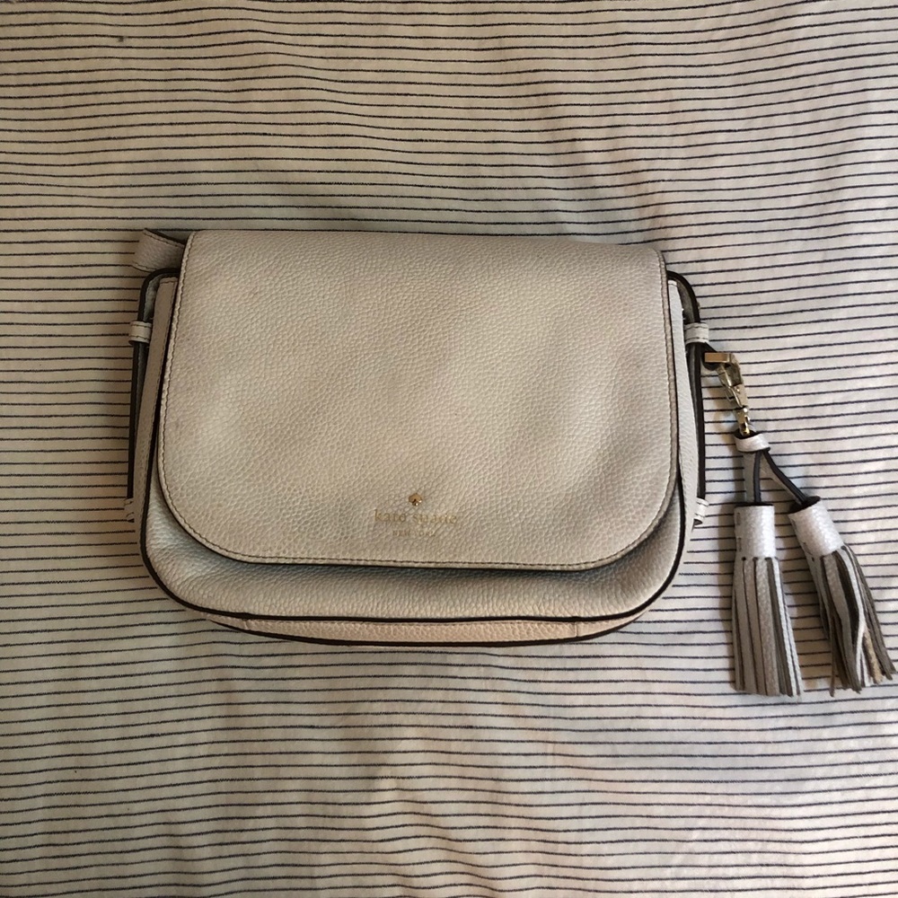 KATE SPADE CROSSBODY WITH TASSELS KEYCHAIN